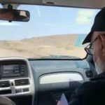Parviz Parastouei Instagram - . با کمک نیکوکاران، برایِ بانوان این روستا و چند روستایِ مرزی دیگر در نهبندان(خراسان جنوبی)، نخ و امکانات گبه و قالیبافی را می آوریم و با دادنِ حق الزحمه ای بسیار فراتر از مبلغ متعارف، قالی و گبه یِ بافته شده را از آنان بر میداریم تا باز توسط نیکوکاران خریداری شود و مبلغش به مسیر اشتغالزایی بانوان بازگردد. و این حق الزحمه تمامیِ عایدی این بانوان روستانشین ماست که با آن مبلغ محدود و در این بیابان روزگار میگذرانند. حساب بانک ملت موسسه خادمین علی بن ابیطالب : ۸۷۶۸۶۰۷۳۱۷ شبا: ‏IR600120020000008768607317 کارت بانک مجازی ۶۱۰۴۳۳۷۸۱۱۲۳۵۲۵۶ ‏IR-MCI: *۷۸۰*۱۴۵۲# ‏@emamaliinstitute #موسسه_خادمین_علی_بن_ابیطالب #روستاهای_مرزی #مدرسه_سازی#خانه_سازی #مردم_بی_شناسنامه #طرح_درآمد_خانوار #گبه_بافی#قالیبافی #کپرنشینان #زورخانه#palivar1 #بیخانمانها#کودکان_بد_سرپرست #کودکان_بی_سرپرست #مرکز_شبه_خانواده #خانواده_مهر_و_ماه @emamaliinstitute @palivar1 @mehr_va_mah1172