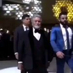 Parviz Parastouei Instagram – .
بیستم اسفند 
تولد یکی از بهترین  سوپراستارهای دوران سینمای ایران
که در غربت پیر شد 
خالق نقش های :
قیصر
طوقی
داش آکل 
گوزن‌ها 
سوته دلان
رضا موتوری
تنگسیر
خاک
کندو
و……………
دویدنش را در فیلم قیصر
دویدنش را در تنگسیر با پای برهنه بیاد بیاورید
راه رفتنش در گوزن ها 
مُردنش در قیصر و رضا موتوری و داش آکل
و هزاران لحظه های ناب در بازی هایش
مستی اش در طوقی
وحالا در غربت روزگار می گذراند
و حالا به راه رفتنش نگاه کنید وقتی نزدیک کیک تولدش می شود
ای روزگار…
یادمان باشد که این بزرگان را چگونه از خاک وطن دور کردیم
یادمان باشد 
ناصرخان ملک مطیعی ها و فردین ها و ….. را چگونه خانه نشین کردیم و رفتند
بگذریم 
تولدت مبارک بهروز خان سینمای ایران
❤️🎂❤️
@vossoughi_behrouz
