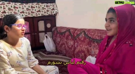 Parviz Parastouei Instagram - . “حوا” ، دختر شجاع و با اراده ای است که علیرغم دردِ فراموش نشدنی ناشی از حمله یِ تمساح و از دست دادنِ دستش، تلاش کرد با یکدست هم که شده ، کارهای زندگیش را خودش انجام دهد … اما مشکل بی آبی مردمی که در کنار سدی پُر از آب به نام “پیشین” در سی کیلومتری مرز ایران و پاکستان زندگی میکنند، به قوتِ خود باقی است …! مشکل مردم … مشکل بی آبی … مشکل تمساح های ایرانی(گاندوها) … شماره حساب بانک ملت موسسه خادمین علی بن ابیطالب : ۸۷۶۸۶۰۷۳۱۷ شبا: IR600120020000008768607317 کارت بانک مجازی ۶۱۰۴۳۳۷۸۱۱۲۳۵۲۵۶ IR-MCI: *۷۸۰*۱۴۵۲# @emamaliinstitute #موسسه_خادمین_علی_بن_ابیطالب #روستاهای_مرزی #مدرسه_سازی#خانه_سازی #مردم_بی_شناسنامه #طرح_درآمد_خانوار #گبه_بافی#قالیبافی #کپرنشینان #زورخانه#palivar1 #بیخانمانها#کودکان_بد_سرپرست #کودکان_بی_سرپرست #مرکز_شبه_خانواده #خانواده_مهر_و_ماه @emamaliinstitute @palivar1 @mehr_va_mah1172