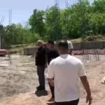 Parviz Parastouei Instagram - . با هماهنگی موسسه و به همت جمعی از نیکوکاران بازار مرکزی میوه و تربار تهران ، مدرسه ای سه کلاسه در روستایی زلزله زده در اطراف خوی در حال ساخت است. کمکهای مردمی که موسسه بدست مردم میرساند، گرچه بخشی از مشکلات مردم زلزله زده خوی را کاهش داده و میدهد، ولی مشکلات اصلی که مربوط به بازسازی خانه های آسیب دیده در زلزله است ، بدلیل بد قولیهای بنیاد مسکن به قوت خود باقی است. شماره حساب بانک ملت موسسه خادمین علی بن ابیطالب : ۸۷۶۸۶۰۷۳۱۷ شبا: ‏IR600120020000008768607317 کارت بانک مجازی ۶۱۰۴۳۳۷۸۱۱۲۳۵۲۵۶ ‏IR-MCI: *۷۸۰*۱۴۵۲# ‏@emamaliinstitute #موسسه_خادمین_علی_بن_ابیطالب #روستاهای_مرزی #مدرسه_سازی#خانه_سازی #مردم_بی_شناسنامه #طرح_درآمد_خانوار #گبه_بافی#قالیبافی #کپرنشینان #زورخانه#palivar1 #بیخانمانها#کودکان_بد_سرپرست #کودکان_بی_سرپرست #مرکز_شبه_خانواده #خانواده_مهر_و_ماه @emamaliinstitute @palivar1 @mehr_va_mah1172