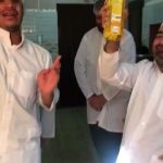 Parviz Parastouei Instagram – .
انجا که نیک می خواهی بایستی توانت را در اختیار معلولین قراردهی تا ان اخلاق خداوند گاری خودرا نشان دهید
پیشاپیش سال نوتون و مناسبت های مربوطه بیشتر از هر زمان دیگری به مشارکت وتوجه شما نیاز داریم که شاید بتوانیم چند ماه دیگر دل این عزیزان
راخوش نگه داریم
این مجموعه در حدود دوازده هزار عسل بسته بندی شده به وزن یک کیلو دارد که از بهترین عسل تهیه و بسته بندی کرده است کافی است تنها هر کدام از ما یک دو عسل یک کیلویی برای مصرف خود خریداری کنیم تا این مجموعه زیر بار قرض و نزول خارج شود
مجموعه معلولین بچه های اسمان نور توانسته معلولین زیادی را با ناتوانی شان امید به زندگی دهد
فرزندان معلول مابه دلایل مختلف از انجام بعضی از امور محروم هستند انگاه که بتوانیم با یاری خود از انها حمایت کنیم وچشم به دست خیرینی بیندازیم که از نیکی در مورد انان دریغ نمی کنندمهم است بدانید امروز با توجه به شرایط اقتصادی ایران مجموعه معلولین بچه های اسمان نور در حال مصادره شدن است برای نگهداری انها هم به کمک اعضای داخل وسرپناه معلولین خود را از کف میدهد وایران وخارج از کشور می طلبد شاید حتی فردا دیر باشد
شما می توانید با خرید محصولات این عزیزان با همت عالیتان جلوی این فاجعه نیازمند معلول رااینبار نشانه گرفته نجات دهید
شماره حساب۰۱۱۵۰۴۱۴۱۱۰۰۳
شماره کارت۶۰۳۷۶۹۱۹۹۰۴۴۰۳۹۸
شماره شباir210190000000115041411003
شماره حساب بچه های اسمان نور
لطفا با مدیریت این مجموعه خانم نیک نژاد
تماس بگیرید
۰۹۱۱۲۲۵۵۷۷۶
@malolin_yas