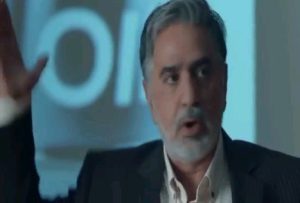 Parviz Parastouei Instagram - .
قاتل اهلی
فیلمی از: مسعود کیمیایی 
تولید :۱۳۹۵

امروز یک عزیزی این ویدئو  رو برام فرستاد
قطعه ای از ابتدای فیلم قاتل اهلی
یادش بخیر 
ولی داشتم به این مونولوگ که ابتدای فیلمه رو با دقت می دیدم و می شنیدم
چقدر  وصف الحال امروزمونه 
گفتم اون عزیزانی که موفق بدیدن این فیلم نشدن لااقل 
بخشی از اون ببینند
درود بر مسعود خان کیمیایی