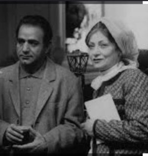 Parviz Parastouei Instagram - .
فریما فرجامی عزیز
بازیگر توانا و هنرمند برجسته سینما و تئاتر
و همکار خوبم در اداره تئاتر هم بعد از سالها تحمل درد و رنج و دوری از محیط سینما درگذشت🖤
هیچوقت خاطره و تجربه خوبی را که در فیلم آب و آتش بکارگردانی آقای فریدون جیرانی داشتیم ، از یاد نبردم و نخواهم برد🖤
در واقع بنوعی در این فیلم نقش سرنوشت خودش را بازی کرد...
روحش شاد و یادش همیشه جاودان ...