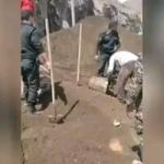 Parviz Parastouei Instagram - . مدفون‌شدن خودرو زیر خاک در جادۀ چالوس پس از بارندگی شدید در جادۀ چالوس بخش‌های متعددی از این جاده با ریزش کوه و جاری‌شدن سیل مواجه شد. بخش‌هایی از جادۀ چالوس با آسیب شدید و حتی فرونشست روبه‌رو شده و از امروز تیم‌های مختلفی از استان البرز برای کمک به نیروهای امدادی در بازگشایی این جاده و کمک به مردم در جادۀ چالوس مستقر شده‌اند. متاسفانه چندین دهه است که قراراست جاده چالوس درست شود ولی متاسفانه هنوز اتفاقی نیافته کی قراراست، امنیت این جاده ها برای مردمی که از این جاده ها تردد میکنند برقرارشود خدا می داند سالهاست مردم منتظرند که اتوبان تهران چالوس بصورت کامل راه اندازی شود ولی هیهات ....خیلی زود دیر می شود