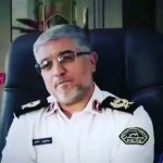 Parviz Parastouei Instagram - . پلیس راهور : اگر ما کل ماشینهایی که داریم الان دارن تردد می کنند، همه رو بریزیم دور و ماشین خوب و کم مصرف خارجی بیاریم،صدی سه ،صدی چهار((مصرف بنزین در هر کیلو متر))اختلاف پول بنزینی که صرفه جویی میشه،بگن کارکنان دو خودرو ساز بزرگ شما برید تو خونه بنشینید ما از صرفه جویی پول بنزین حقوق شمارو میدیم، برای کشور خیلی مقرون بصرفه تره... نماینده خودرو: پلیس راهور چه شانی داره که به یک سازمان حاکمیتی که زیر نظر مستقیم رئیس جمهوره میزنه... پلیس راهور: نباید بزنه؟ نماینده خودرو: حق نداره بزنه،پلیس راهور باید به وظایف ۱۸ گانه خودش بپردازه،که نمی پردازه پلیس راهور در جایگاهی قرار نداره که برای یک سازمان حاکمیتی سهم تقصیر بده اینارو به جامعه تزریق نکنید ،این خیانته... پلیس راهور: خیانت اینه که شما سالی ۱۷ هزار آدم می کُشی... سالی ۱۲ هزار زن سرپرست خانواده به جامعه اضافه می کنی! سالی ۵ هزار نفرو به علت آلودگی هوا ازبین میبری... من و متهم به خیانت نکن اجازه بده من صحبت کنم... قضاوت با شما ببیننده گان عزیز...