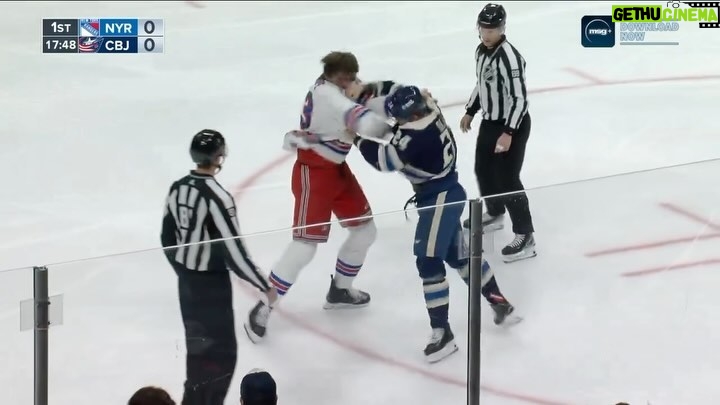 Pat McAfee Instagram - HOLY SHIT 🥊🥊 #HockeyIsAwesome 🎥: @nhl