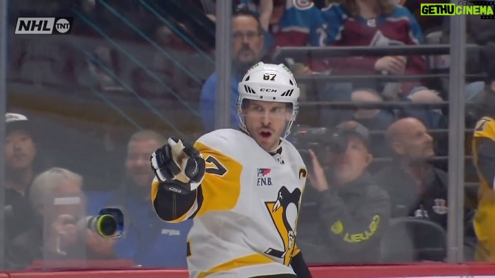 Pat McAfee Instagram - Sidney Crosby. #HockeyIsAwesome 🎥: @nhl