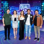 Patrícia Abravanel Instagram - Nosso domingo tá incrível e internacional! Now United estará no nosso palco! No 3 Pistas teremos Deive Leonardo e Sorocaba. O Qual é a Música com as duplas Bruninho & Davi contra Maria Cecília e Rodolfo. E ainda tem Pontinhos e Câmeras Escondidas. Domingo, 20h, no SBT 📸 @gabrielcardosofoto SBT - Sistema Brasileiro De Televisão