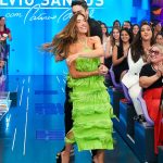 Patrícia Abravanel Instagram - Aeee!!! Já estamos no ar com um programa INÉDITO especialmente pra vocês! 💚💚💚 #ProgramaSilvioSantos 📸 @gabrielcardosofoto SBT - Sistema Brasileiro De Televisão