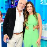 Patrícia Abravanel Instagram - Estamos No Ar com #ProgramaSilvioSantos 💚 📸 @gabrielcardosofoto