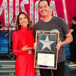 Patrícia Abravanel Instagram - Ho Ho Ho 🎅🎄 Nós estamos no ar com o Especial de Natal do #ProgramaSilvioSantos ❤️ 📸 @gabrielcardosofoto SBT - Sistema Brasileiro De Televisão