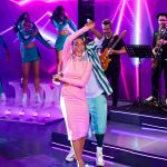 Patrícia Abravanel Instagram - Chega junto!!! Vem pra nossa festa ❤️ Já estamos no ar, no SBT. 📸 @gabrielcardosofoto SBT - Sistema Brasileiro De Televisão