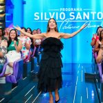 Patrícia Abravanel Instagram - Chega junto!!! Vem pra nossa festa ❤️ Já estamos no ar, no SBT. 📸 @gabrielcardosofoto SBT - Sistema Brasileiro De Televisão