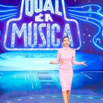 Patrícia Abravanel Instagram - Chega junto!!! Vem pra nossa festa ❤️ Já estamos no ar, no SBT. 📸 @gabrielcardosofoto SBT - Sistema Brasileiro De Televisão