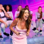 Patrícia Abravanel Instagram - Vamos sorrir e cantar? 🤩 O #ProgramaSilvioSantos está no ar! 📸 @gabrielcardosofoto