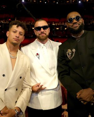 Patrick Mahomes Instagram - Thank you ESPN. Thank you Chiefs Kingdom!

📸: Allen Kee & Joshua Gateley / ESPN Images, GQ Sports