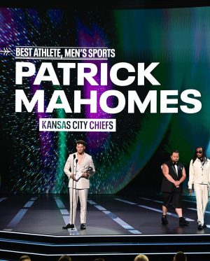 Patrick Mahomes Instagram - Thank you ESPN. Thank you Chiefs Kingdom!

📸: Allen Kee & Joshua Gateley / ESPN Images, GQ Sports