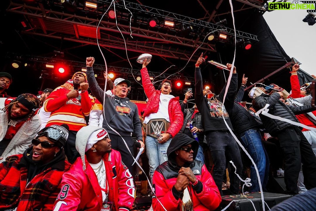 Patrick Mahomes Instagram - We love yโall #ChiefsKingdom! ๐๐ป