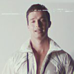 Patrick Schwarzenegger Instagram - In the morning, if my face is a little puffy, I’ll put on an ice pack while I do my crunches. I can do 1000 now. After I remove the ice pack I use a deep pore cleanser lotion. In the shower I use a water activated gel cleanser. 🙆‍♂️ @vanityfair Atlanta, Georgia