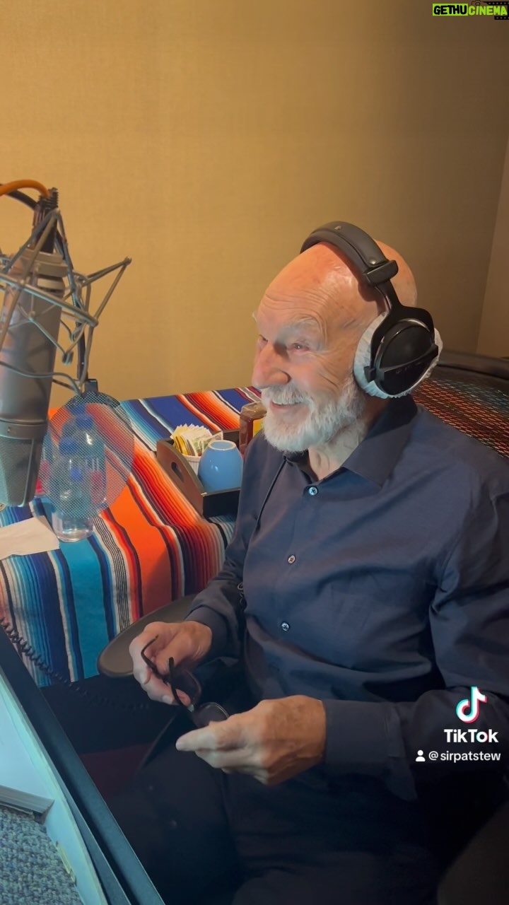 Patrick Stewart Instagram - Without doubt, releasing my memoir #MakingItSo was a highlight of my 2023…not to mention, something I never imagined doing in my life! I’m very grateful to all who chose to read and listen this year. Wishing you a happy new year, and enjoy this look at the process of recording the audiobook. @gallerybooks @simon.audio @simonschusteruk