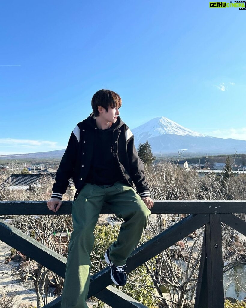 Patsit Permpoonsavat Instagram - สวัสดีเดือนเกิด, ใจดีกับเราหน่อยนะมีนา :) Fuji Mountain, Japan
