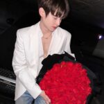 Patsit Permpoonsavat Instagram - Lucky to have you, my fans ❤️ #HappyValentinesDay ขอบคุณดอกไม้สวยๆจาก @thansaflowers #ValentinesDay