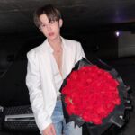 Patsit Permpoonsavat Instagram - Lucky to have you, my fans ❤️ #HappyValentinesDay ขอบคุณดอกไม้สวยๆจาก @thansaflowers #ValentinesDay