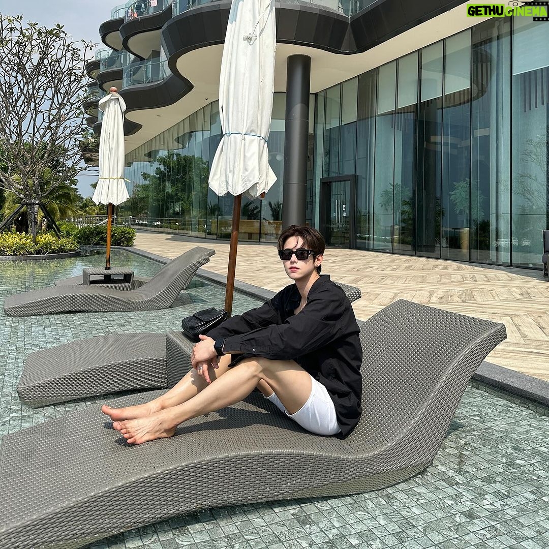 Patsit Permpoonsavat Instagram - ปีนี้ลองรักตัวเองมากขึ้นดู มันรู้สึกดีขึ้นจริงๆ 🤍