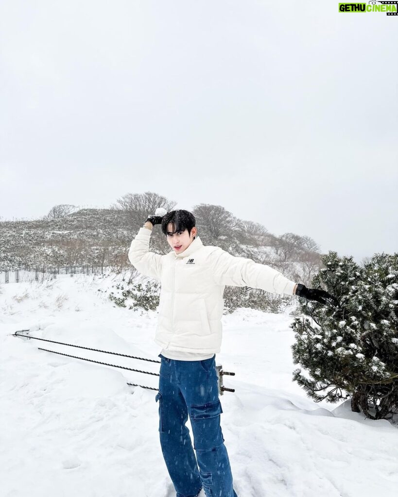 Patsit Permpoonsavat Instagram - Sweater weather ❄️ Furano, Hokkaido