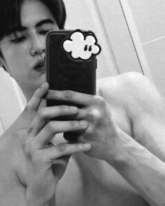 Patsit Permpoonsavat Instagram - กลับไทยแล้วมันร้อนนิหน่าา 😉 After gym belike… Bangkok, Thailand