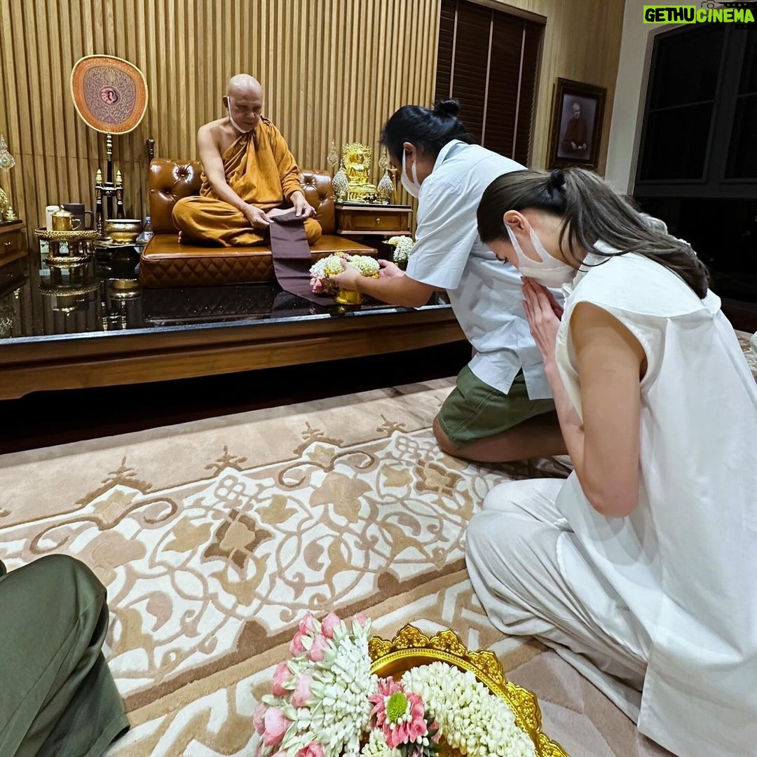 Pattarasaya Kreursuwansiri Instagram - 🙏🏻🤍