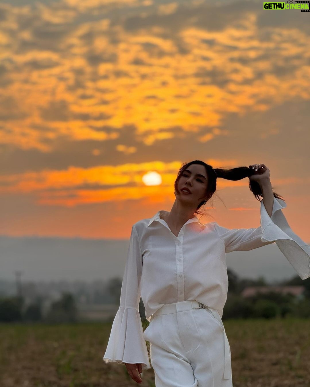 Pattarasaya Kreursuwansiri Instagram - Sunset is still my favorite colorππ€©ππ #nofilterneeded
