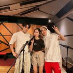 Pattarasaya Kreursuwansiri Instagram - กลับมาเจอกันในรอบกี่ปีก็ไม่รู้ค่ะซิสส😍🤩 คิดถึงทุกคนเลย #กอล์ฟไมค์ #พีคเต้ย 🫶🏻 #อุบัติรักข้ามขอบฟ้า
