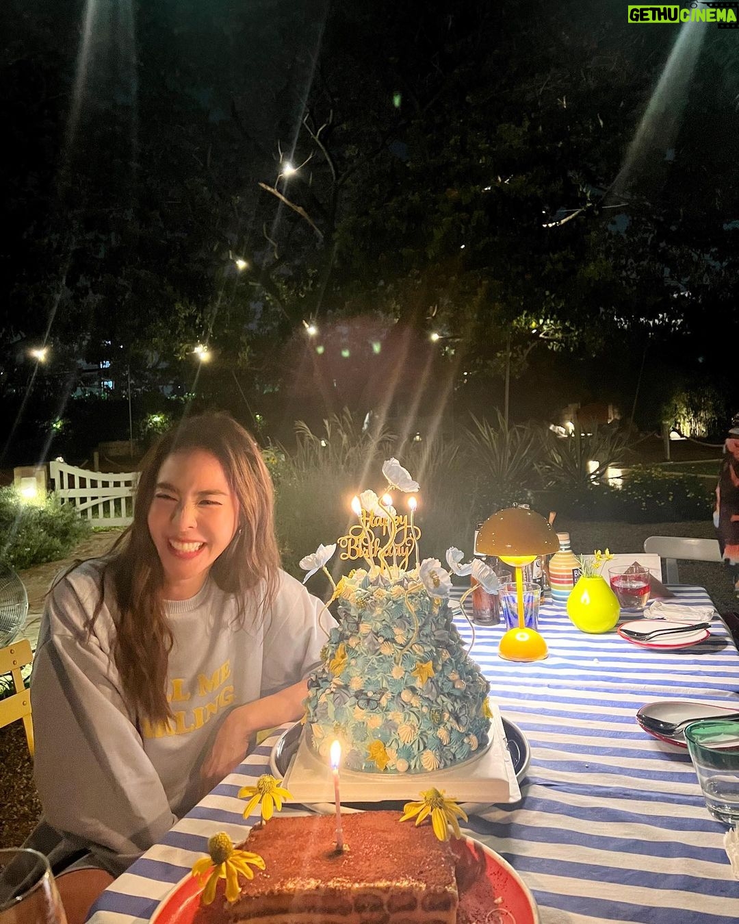 Pattarasaya Kreursuwansiri Instagram - อบอุ่นหัวใจที่สุดเลยค่ะซิสส🥰🙏🏻❤️🎂18/10/23🎂 The Reise