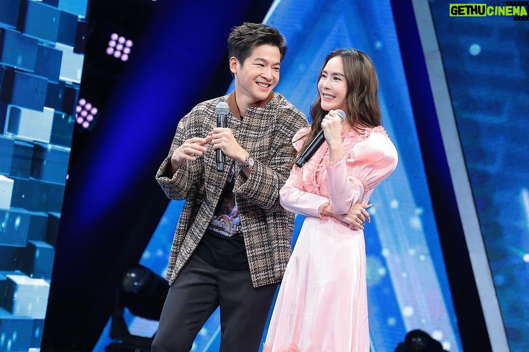 Pattarasaya Kreursuwansiri Instagram - วันนี้พีคกับดูโอ้ไปร้องเพลงด้วยกันมา ฟังกันได้มั้ยค่ะซิสสส🥰🙉😂 @thewallsong_official @workpoint