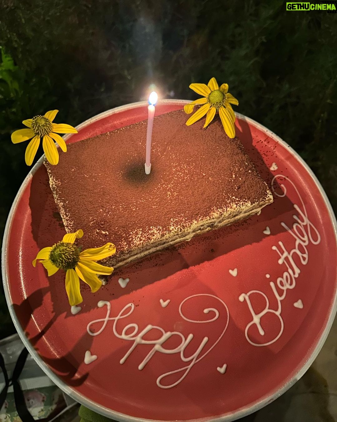 Pattarasaya Kreursuwansiri Instagram - อบอุ่นหัวใจที่สุดเลยค่ะซิสส🥰🙏🏻❤️🎂18/10/23🎂 The Reise