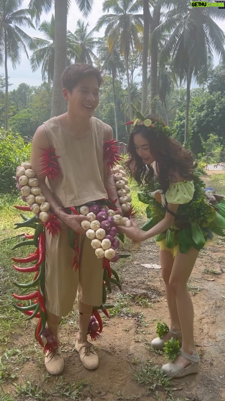 Pattarasaya Kreursuwansiri Instagram - มาร์ชน่าจะแซ่บกว่าพีคนะ🌶️🫑 ทั้งพริก ทั้งหอม หอมมากมั้ย โบร๋วววววว😂😁 แต่ถ้าอยากไปกระตุกต่อมฮา เชิญรับชมที่นี้เลยค่ะซิส @primevideoth @primevideo #comedyisland #comedyislandth