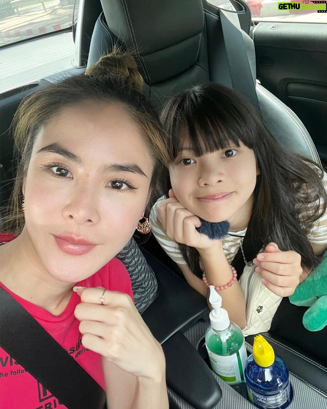 Pattarasaya Kreursuwansiri Instagram - อองฟองน้อยๆของอาพีคโตแล้ว👩🏻👧🏻 #ongfongnoiii #อองฟองเป็นสาวแล้วค่า
