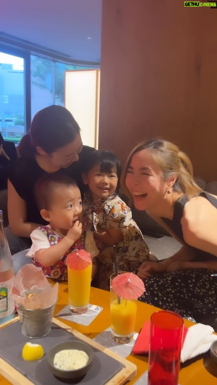 Pattarasaya Kreursuwansiri Instagram - We are really glad to be able to see you guys again. The last time we met, you both were just a couple, and now parents. This is wonderful!!!!!!!!👶🏻👧🏻👫🏻🌈 Tokyo, Japan