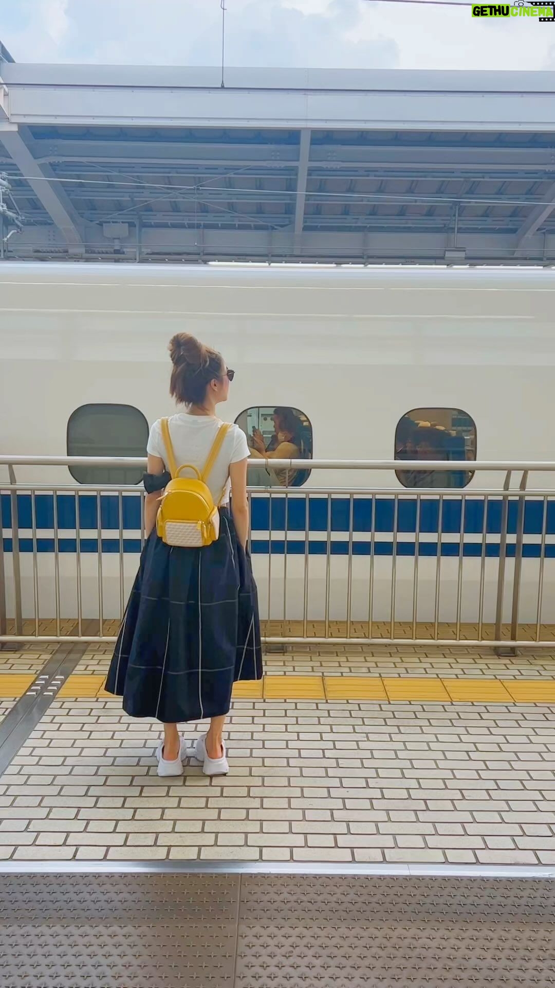 Pattarasaya Kreursuwansiri - 3K Likes - กลับถิ่นกันค่าา🚅💨🌈 see you soon @yamaguchi.naoto @risa_06_ @high_zi 🍜🍱🍣🍻🍶🍺