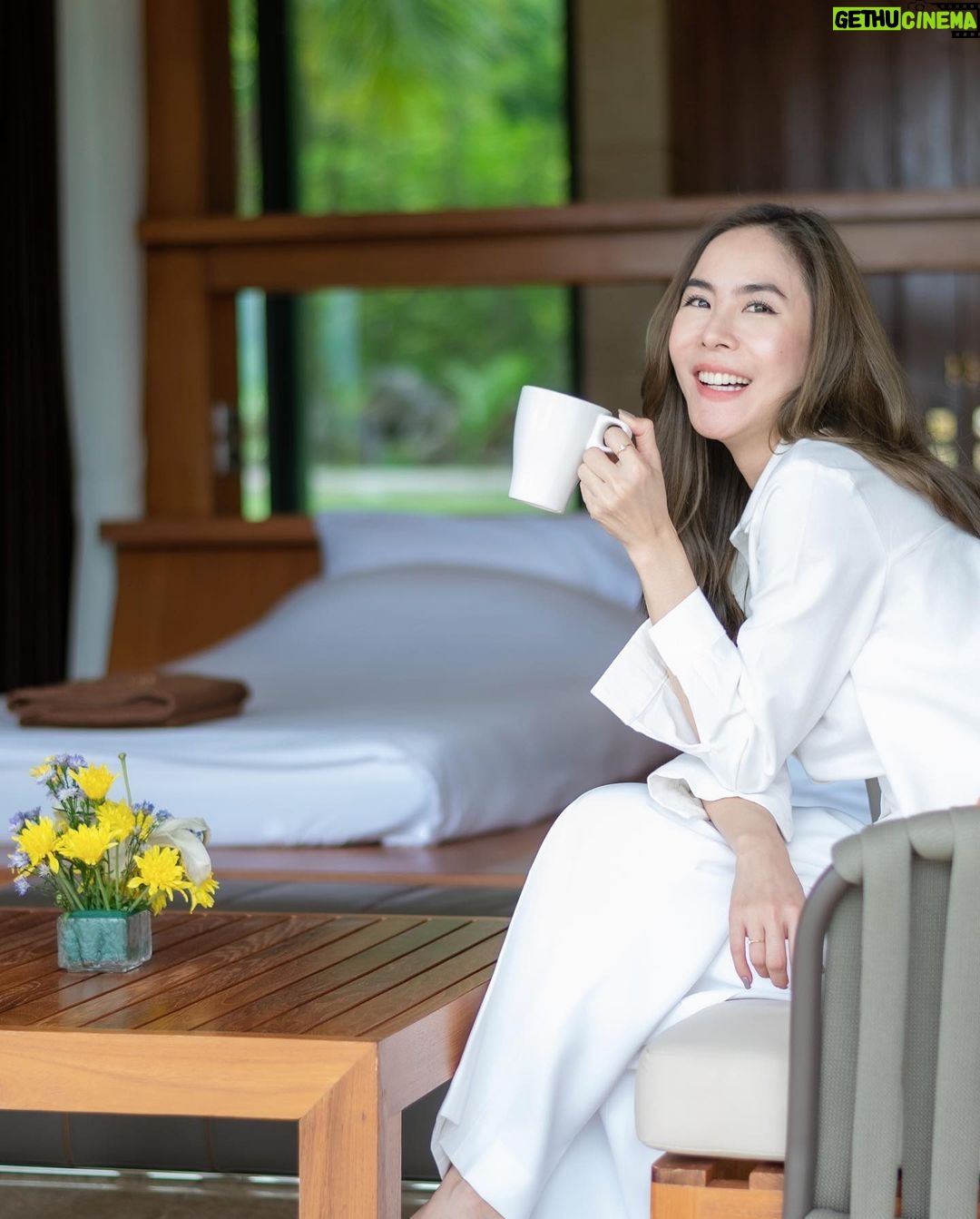 Pattarasaya Kreursuwansiri Instagram - I feel like I’ve kind of gotten to a peaceful place in my heart❤️ @iretreatwellnessmeditation 🌟
