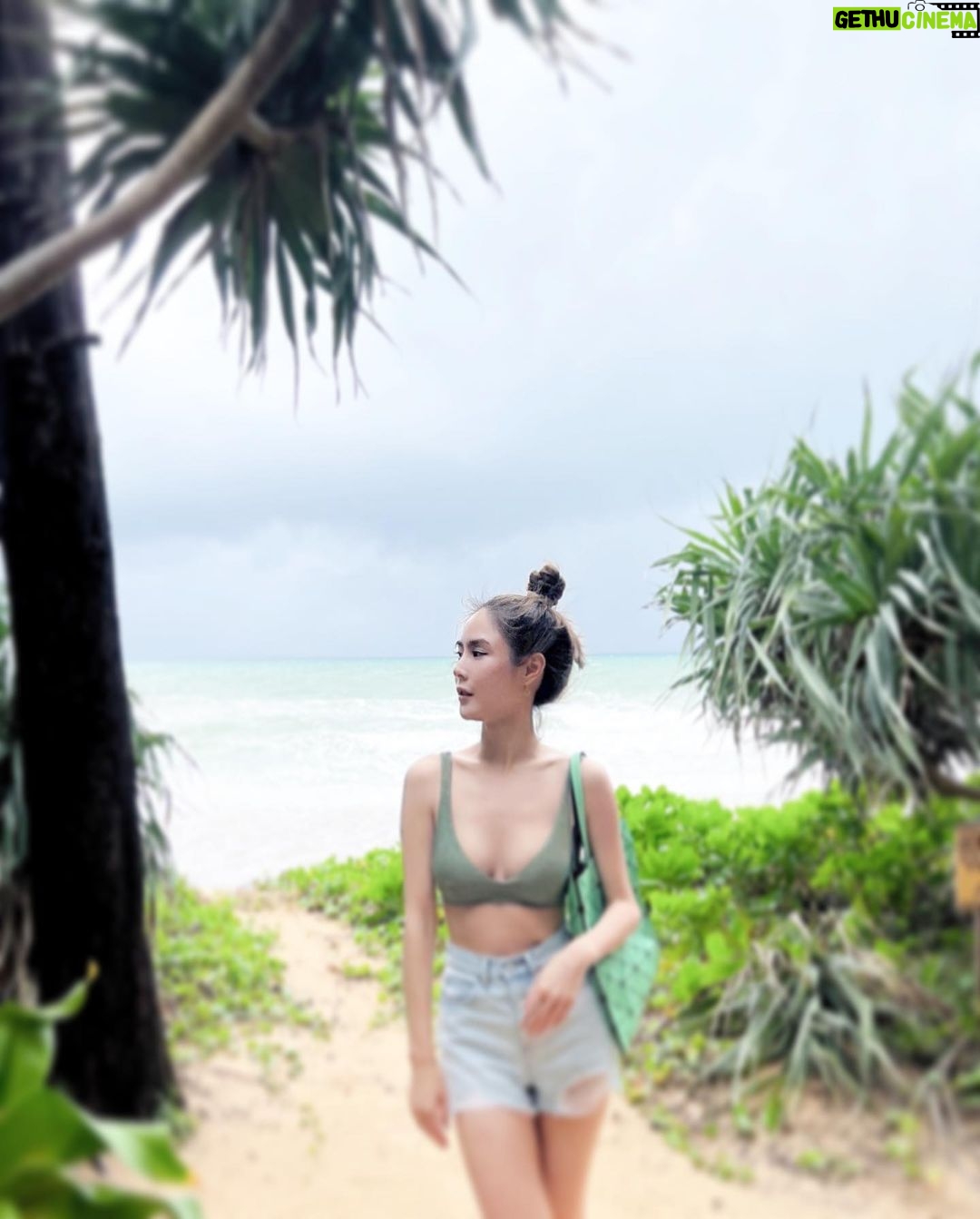 Pattarasaya Kreursuwansiri Instagram - วันที่ฝนตก แต่บรรยากาศดี๊ดีค่ะซิส🌦️ @bababeachclub.natai #bababeachclub #pimplus_pr Baba Beach Club Natai by Sri panwa