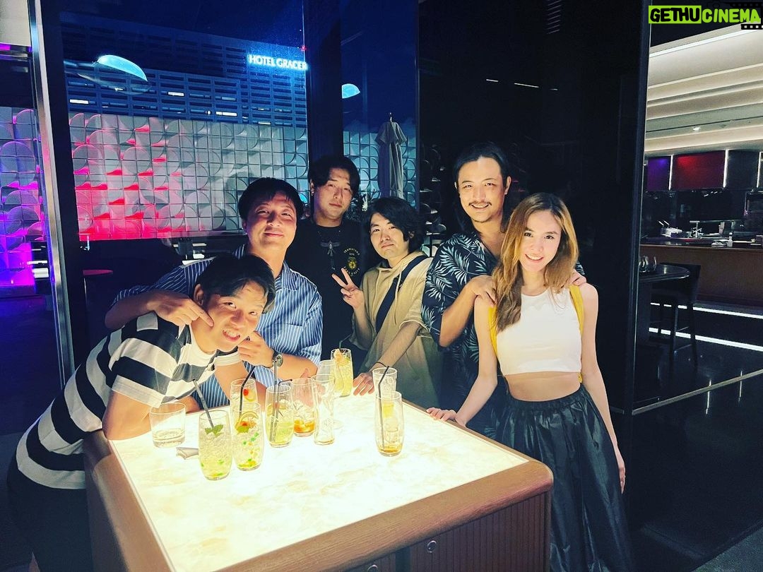 Pattarasaya Kreursuwansiri Instagram - Our last night in Tokyo with you guys was full of fun and love💕🌈 Until we meet again❤️🥂🍻🥹🤩 #หมดแก้วค่ะซิส Tokyo, Japan