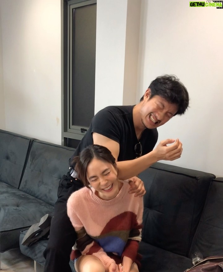 Pattarasaya Kreursuwansiri Instagram - เบื้องหลังคือ bro&sis แต่ในละครเรา กามเทพก้นครัว วันนี้ตอนจบแล้วค่าา happy ending ยังไงน้า มาลุ้นกันนะคะซิสส🤩 #workponit23