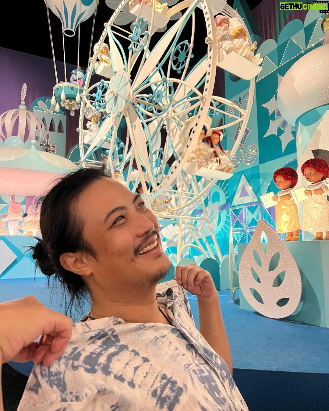 Pattarasaya Kreursuwansiri Instagram - มา Disneyland หลานๆพามาเปิดโลก small world ค่ะซิสส😂😍🤩👏🏻🌈 Tokyo, Japan
