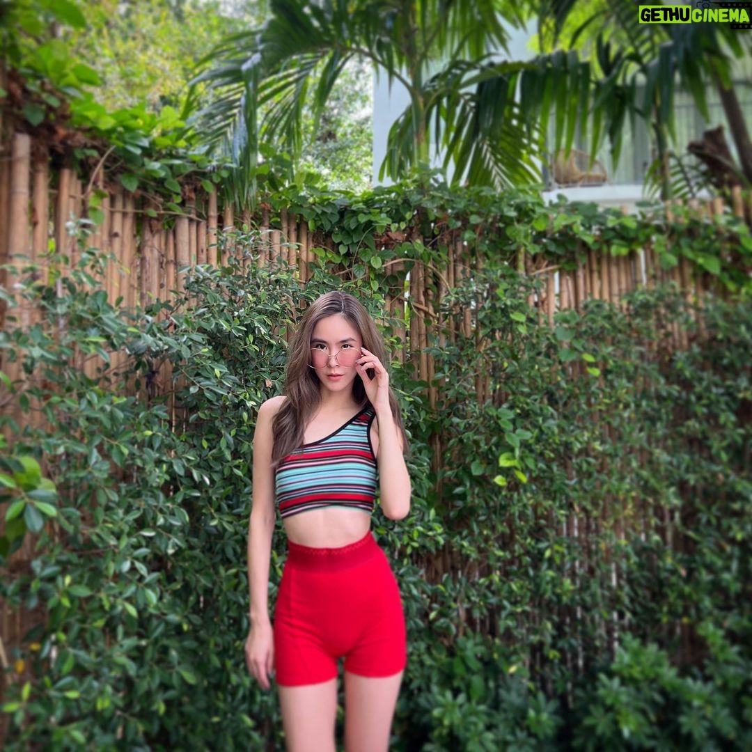 Pattarasaya Kreursuwansiri Instagram - My Tuesday be like eieiπππππ«Άπ» @thestandardhuahin The Standard Huahin