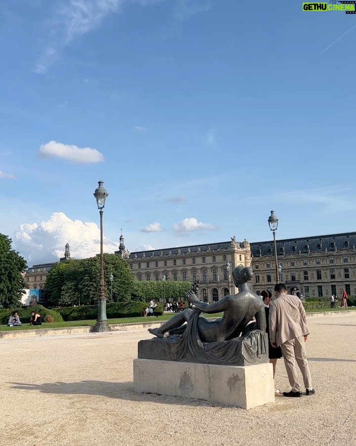 Pattarasaya Kreursuwansiri Instagram - About yesterday at 19.21 pm🚶🏻♀️☀️เดินเล่นๆได้ไป 3 กิโลเลยค่ะซิสสส Paris, France