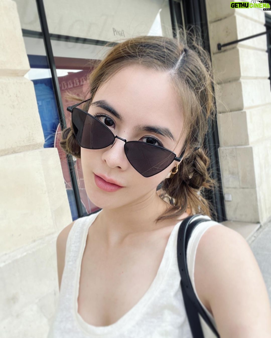 Pattarasaya Kreursuwansiri Instagram - About yesterday at 19.21 pm🚶🏻♀️☀️เดินเล่นๆได้ไป 3 กิโลเลยค่ะซิสสส Paris, France