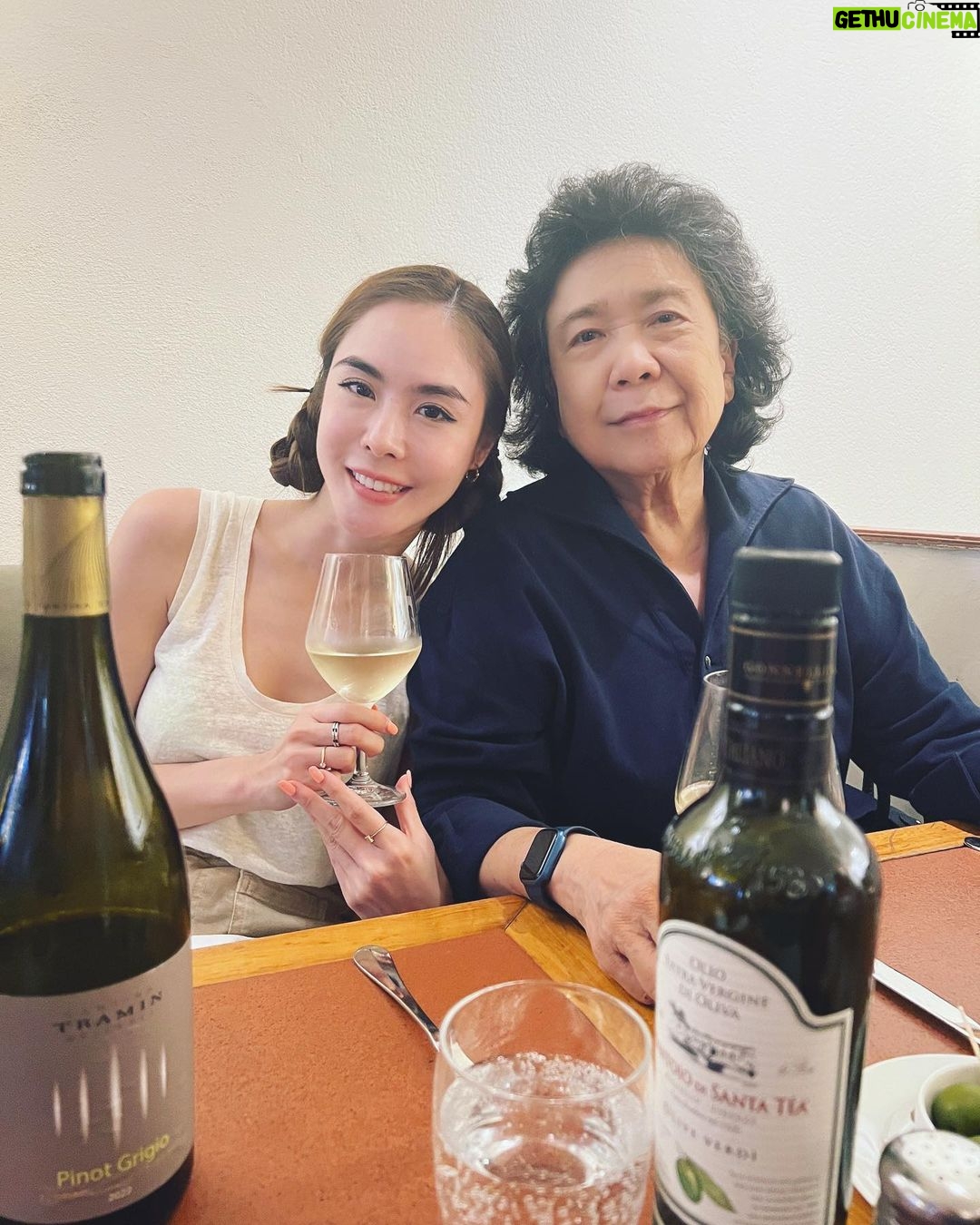 Pattarasaya Kreursuwansiri Instagram - Pasta night with my beloved papao❤️😋 #อิ่มถึงหูค่ะซิส Casa Bini
