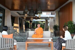 Pattarasaya Kreursuwansiri Instagram - Peace,Love,Fresh Start❤️🤍 #Welcome2024 Many thanks @iretreatwellnessmeditation for this wonderful time❤️🤍 พร้อมลุยงานต่อทั้งปีแล้วค่ะซิสสส